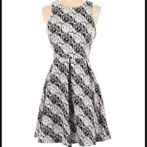 Blk/White Adorable Love Amour